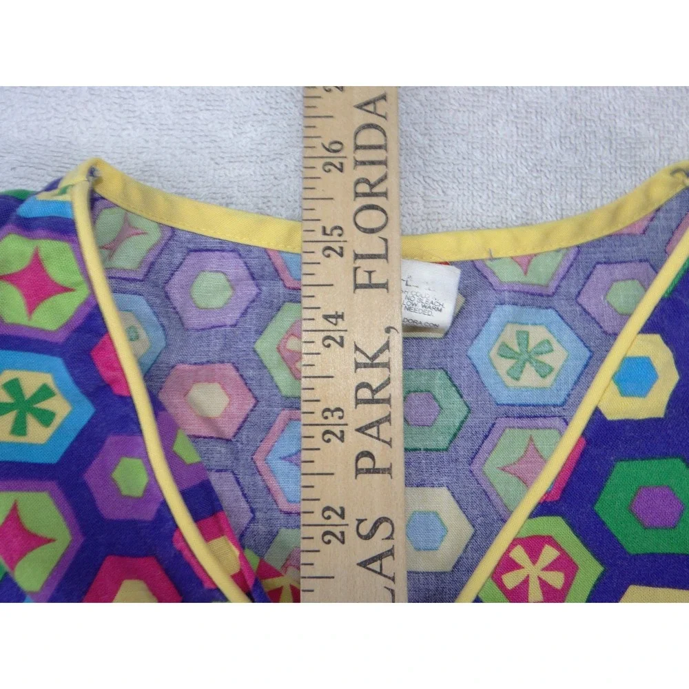 Dickies Womens XS Scrub Top Purple Geometric Hexagon Mock Wrap V-Neck Back Tie